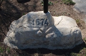 fake rock address stone